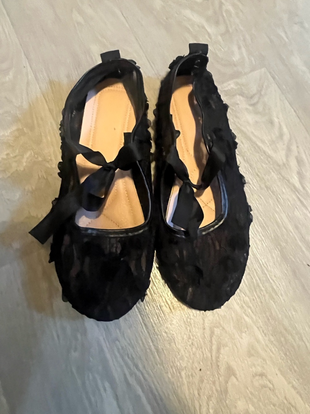 Women's Black Ribbon-Tie Ballet Flats